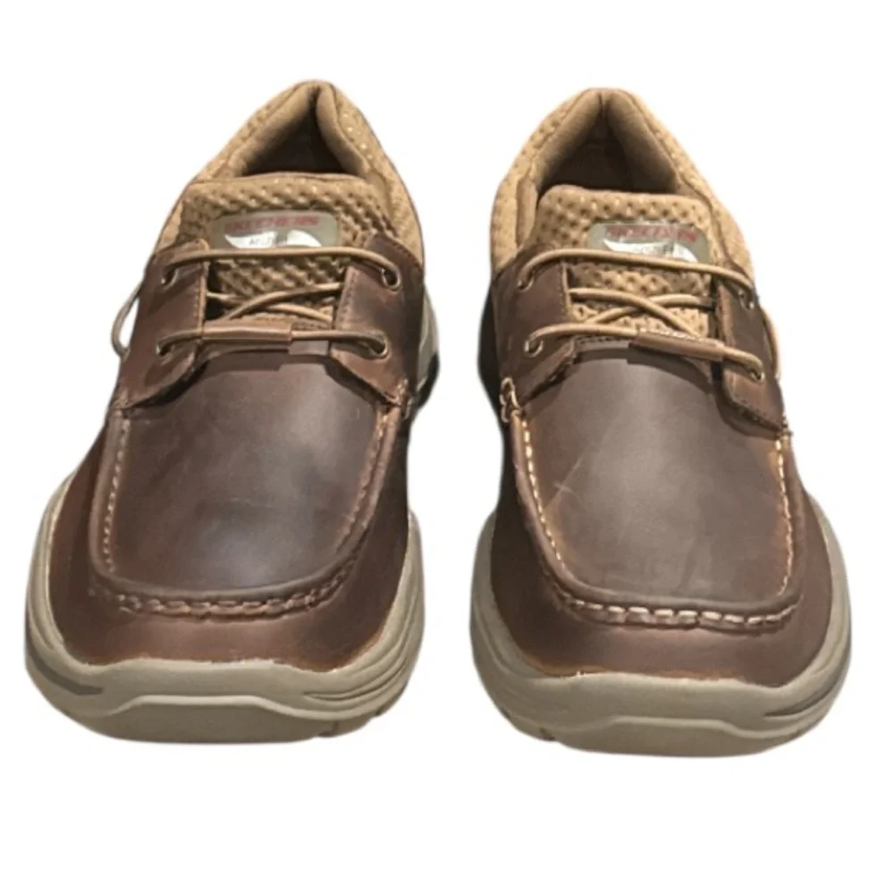 New authentic Skechers leather memory foam arch fit boat shoes men’s 11 display
